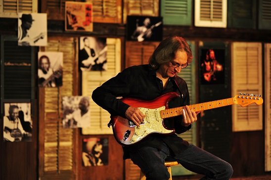 Sonny Landreth – Moved to BOMBYX Center for Arts & Equity